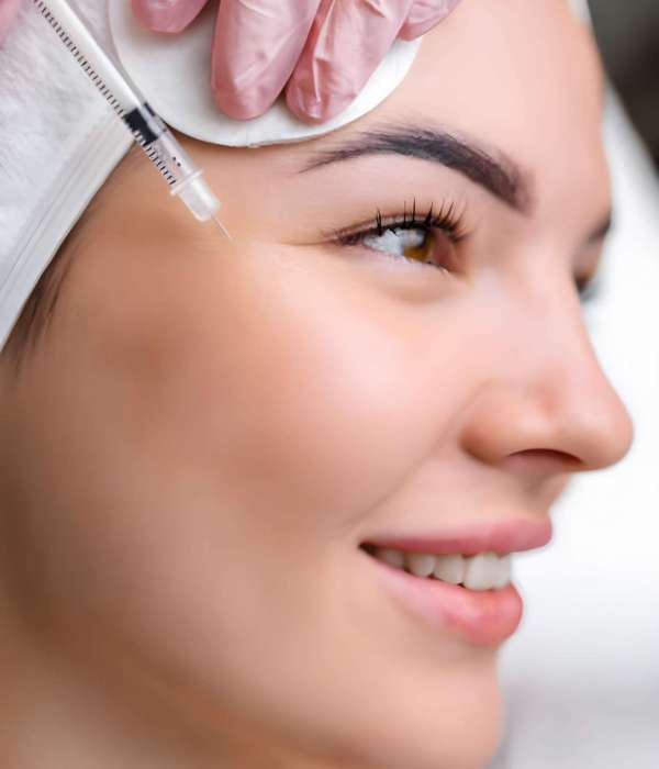 Cosmetic Botox procedure for wrinkle reduction in Kirkland clinic